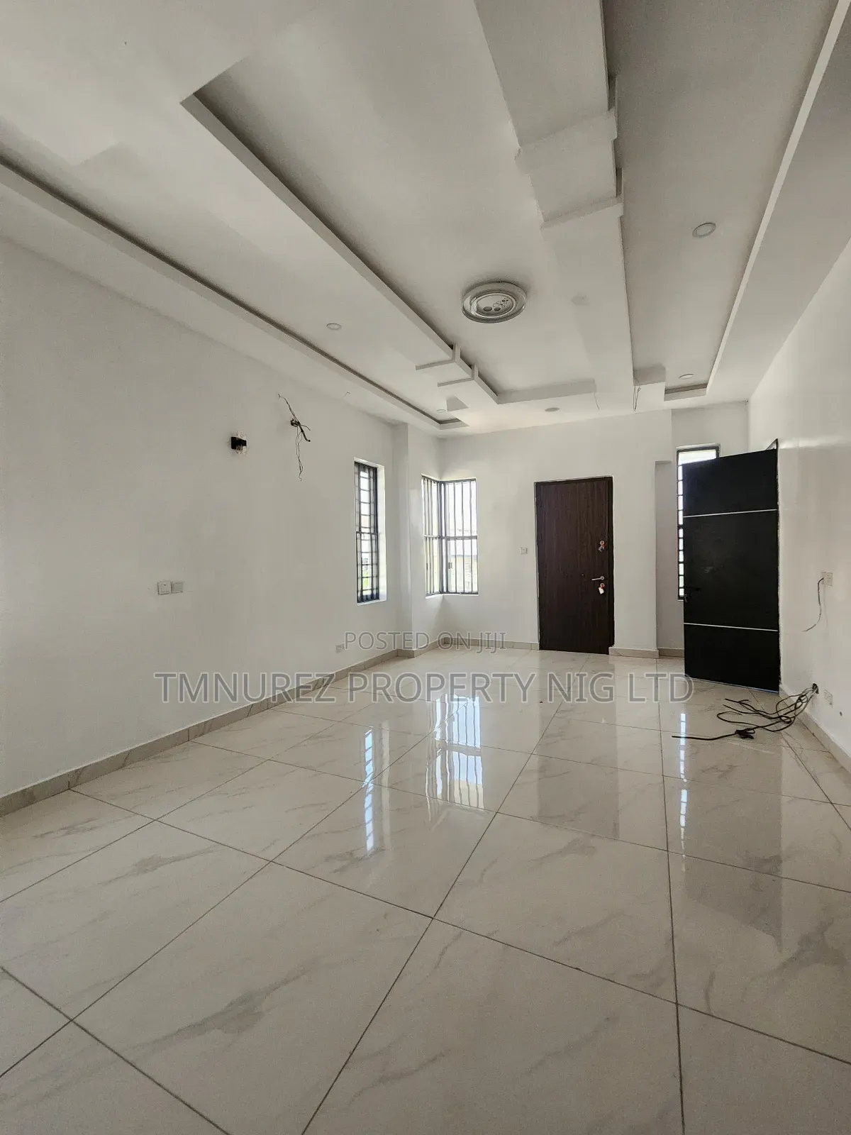 4bdrm Duplex in Chevron for rent in Chevron