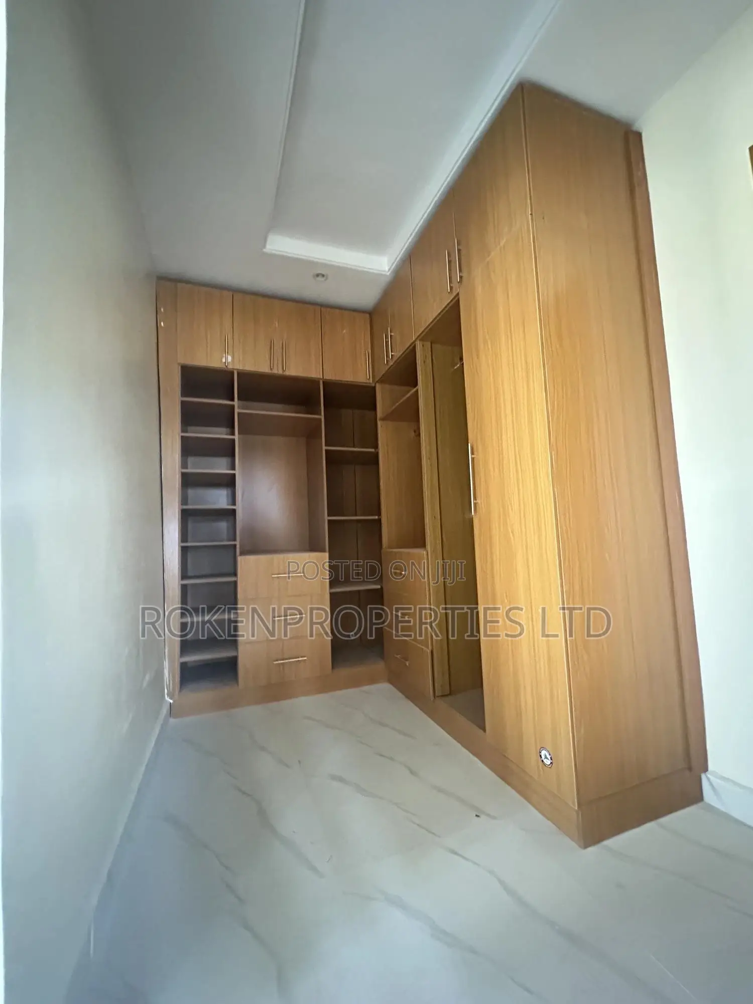 5bdrm Duplex in New Bodija Estate for sale in Bodija