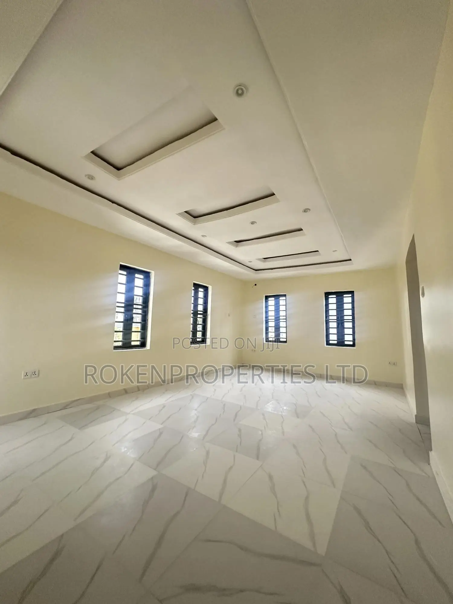 5bdrm Duplex in New Bodija Estate for sale in Bodija