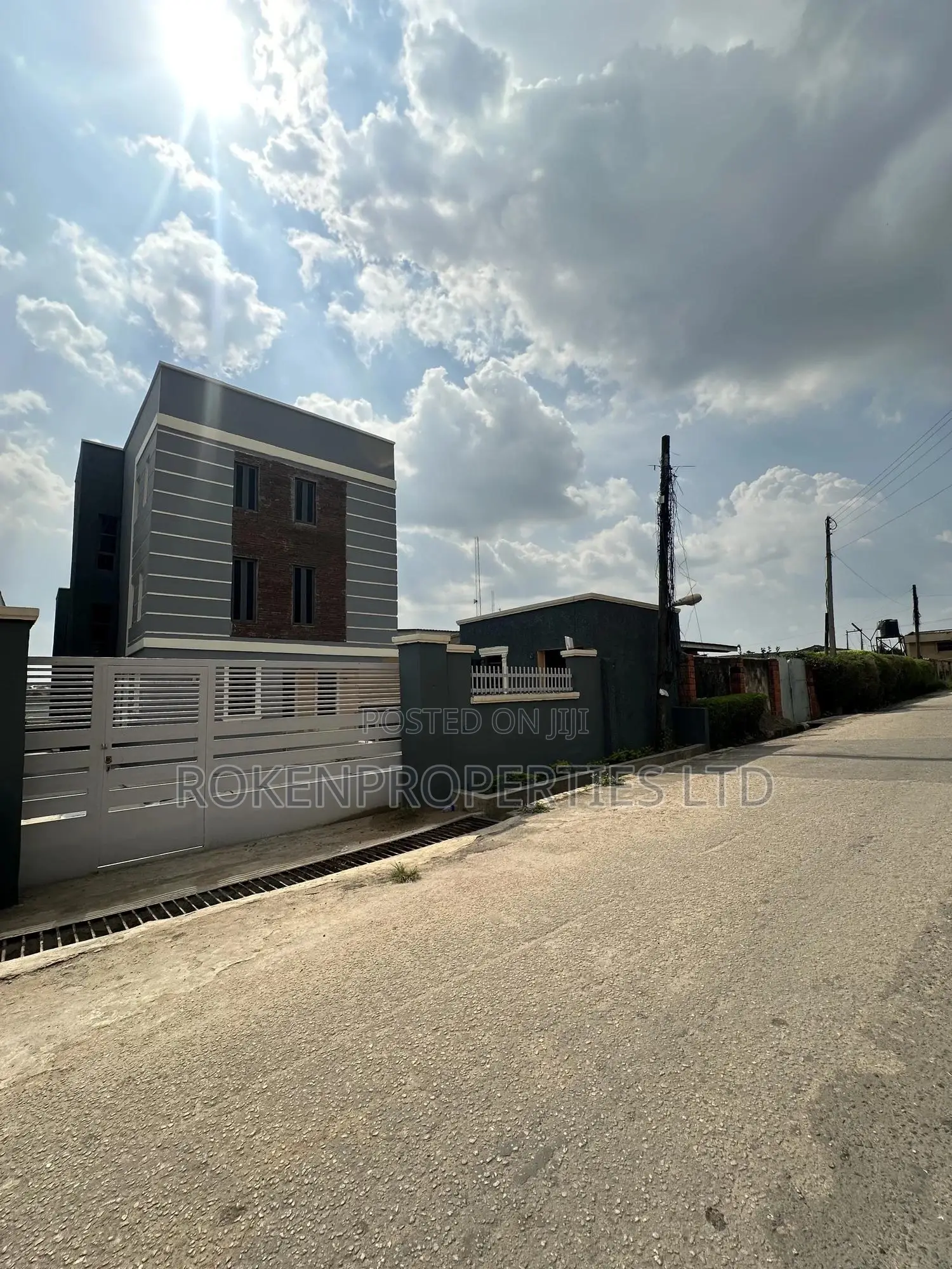 5bdrm Duplex in New Bodija Estate for sale in Bodija