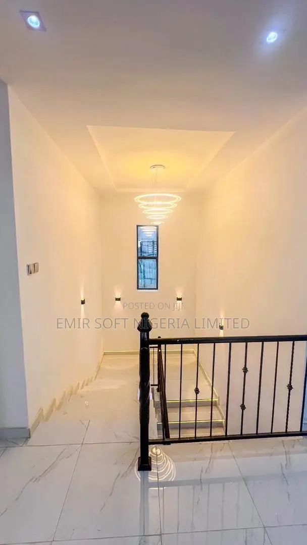 4bdrm Duplex in Oluyole Estate for sale in Oluyole Estate
