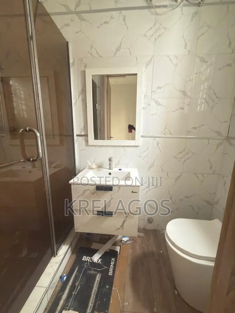 3bdrm Duplex in Ikota for sale in Ikota