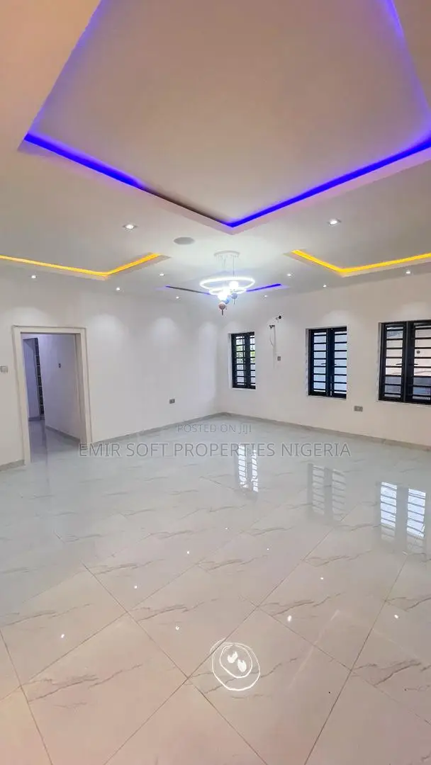 4bdrm Duplex in Star Gate Oluyole for sale in Oluyole Estate