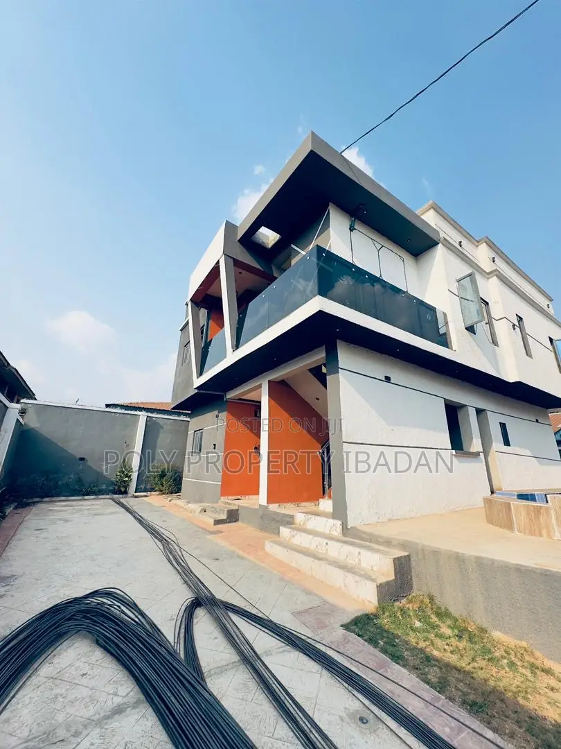 3bdrm Apartment in Olapade Estate, Ibadan for rent in Ibadan
