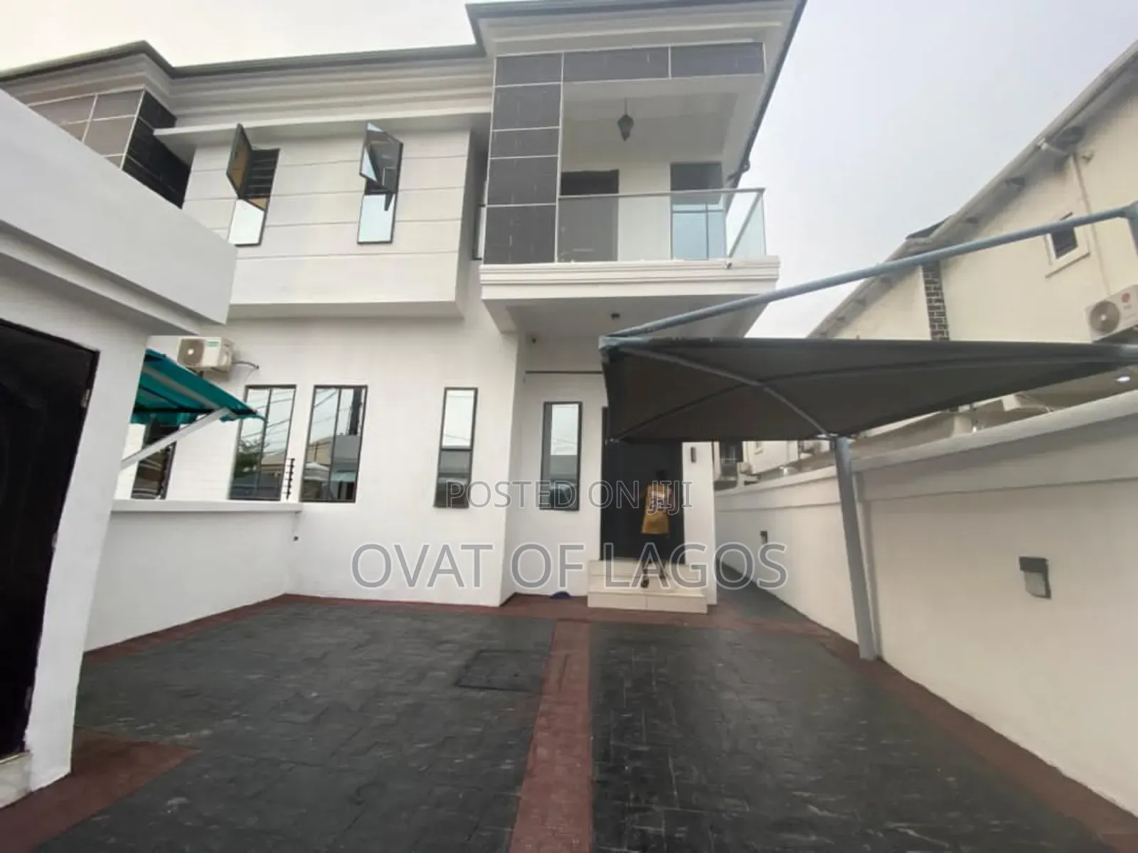 4bdrm Duplex in Chevron for rent in Chevron