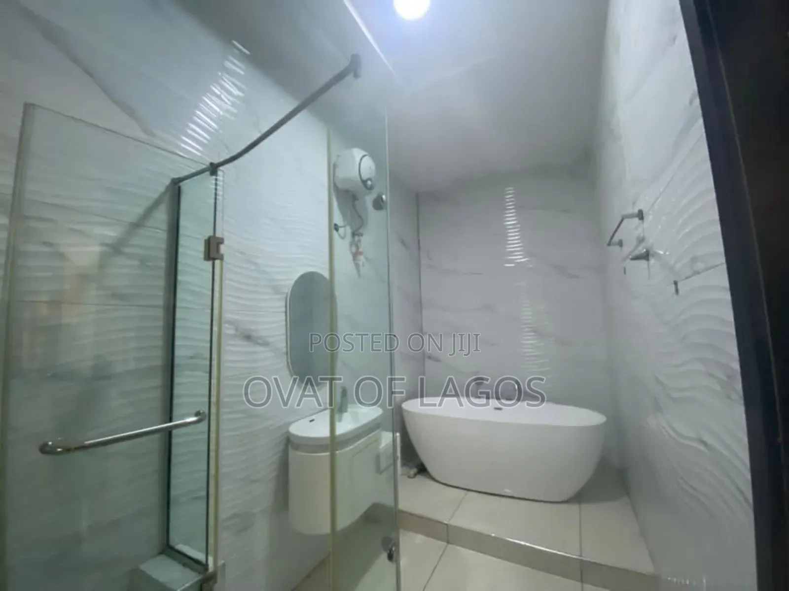 4bdrm Duplex in Chevron for rent in Chevron
