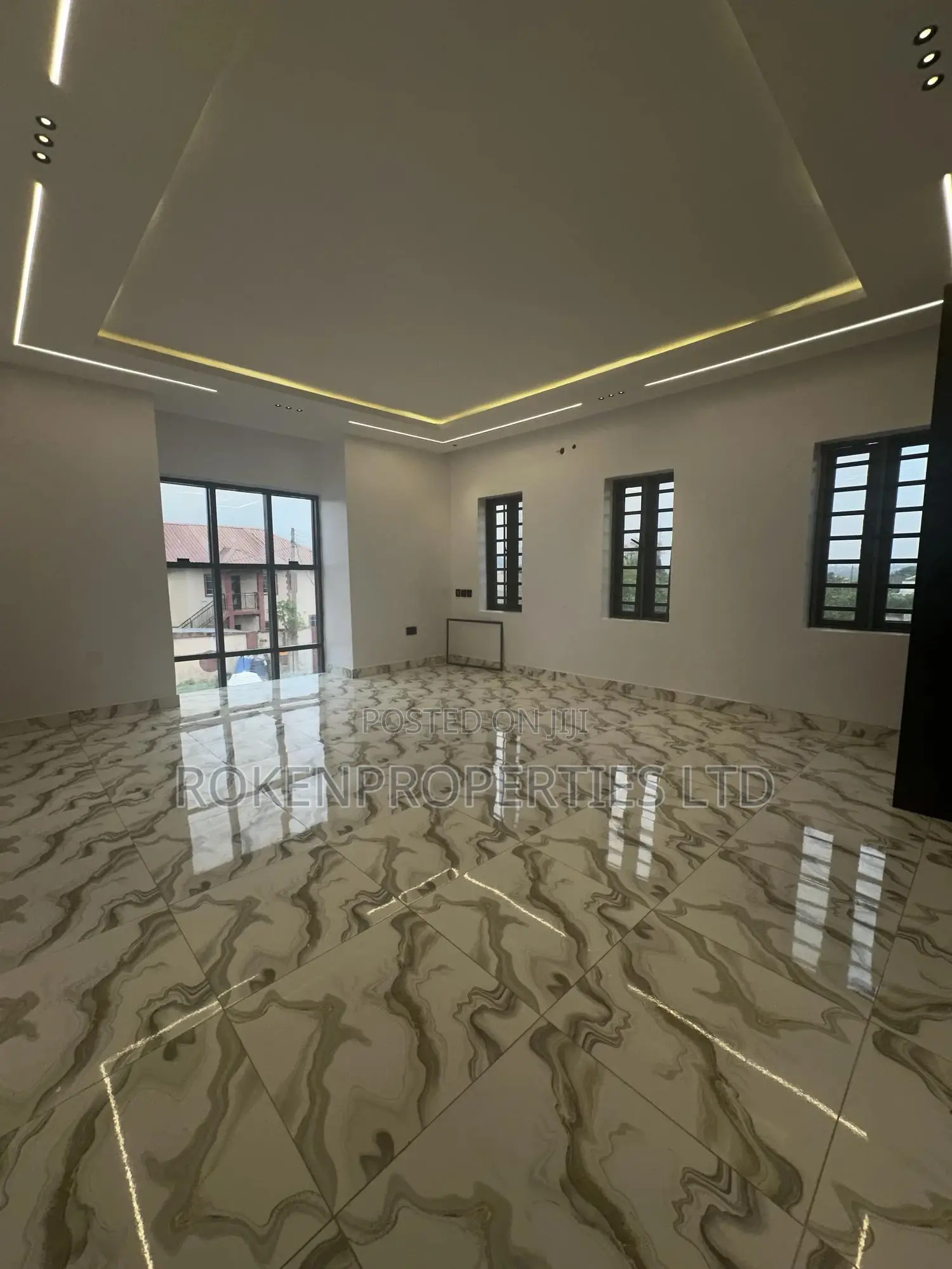 4bdrm Duplex in Emmanuel Estate, Idishin for sale in Idishin