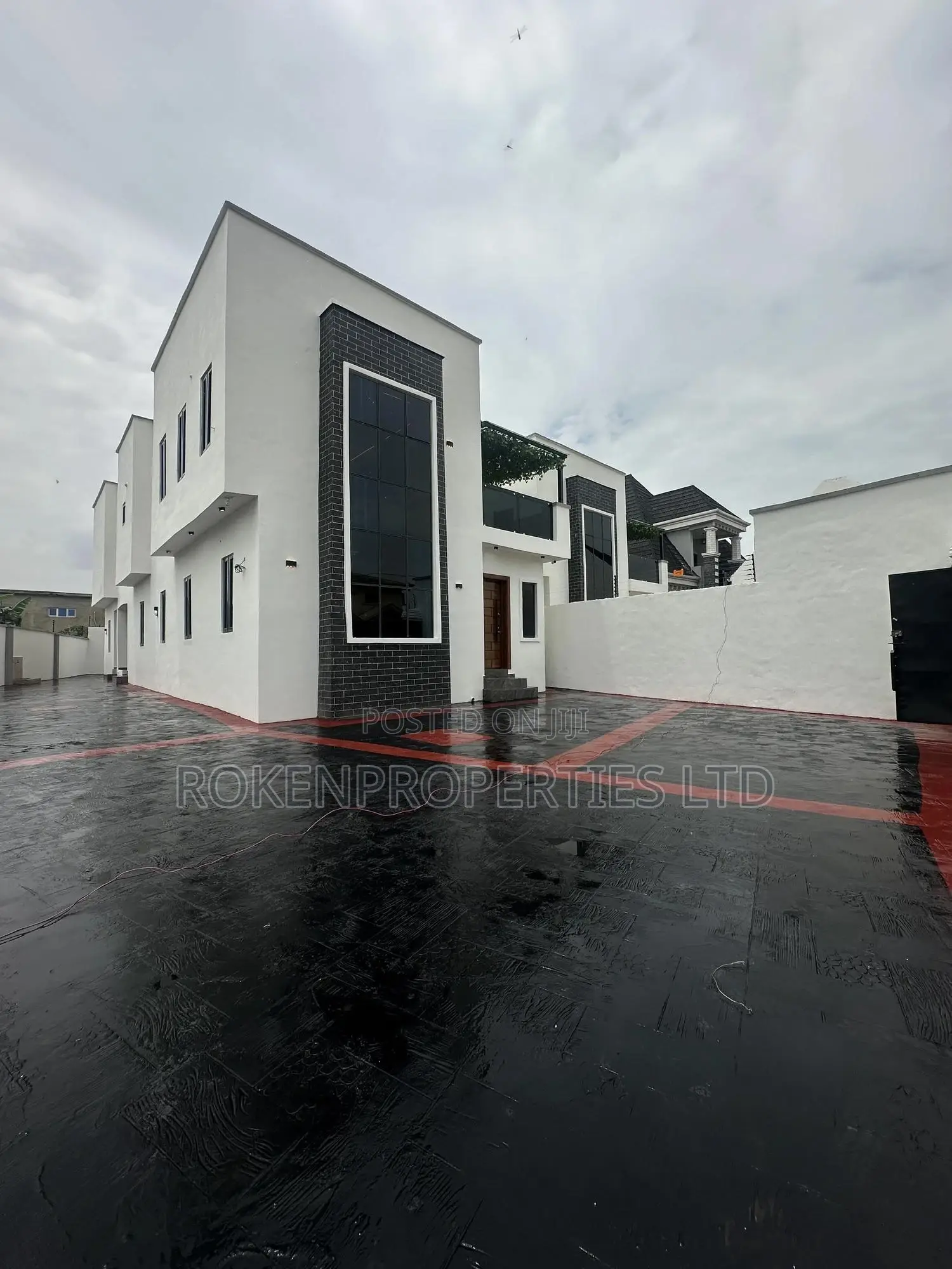 4bdrm Duplex in Emmanuel Estate, Idishin for sale in Idishin