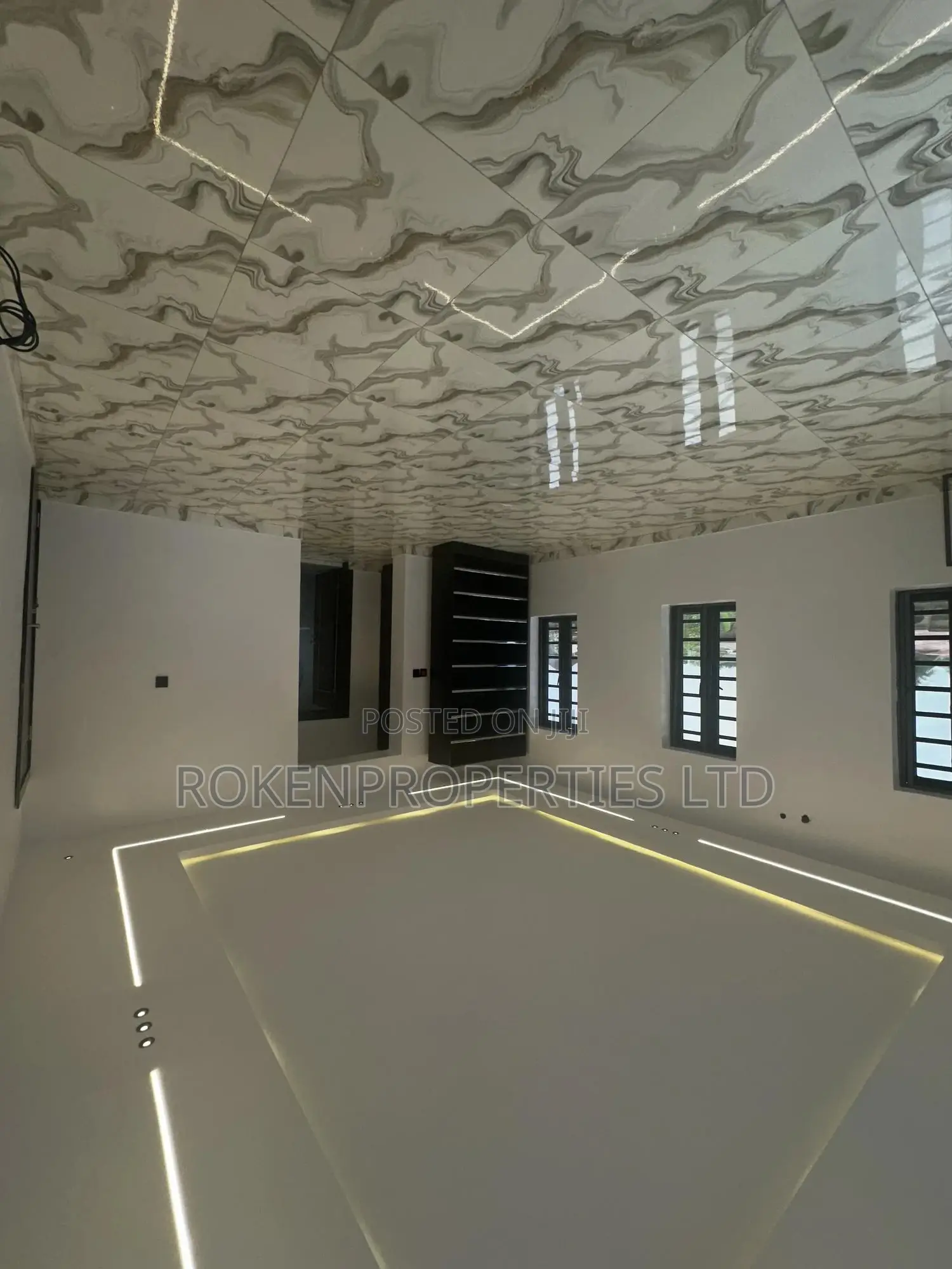 4bdrm Duplex in Emmanuel Estate, Idishin for sale in Idishin