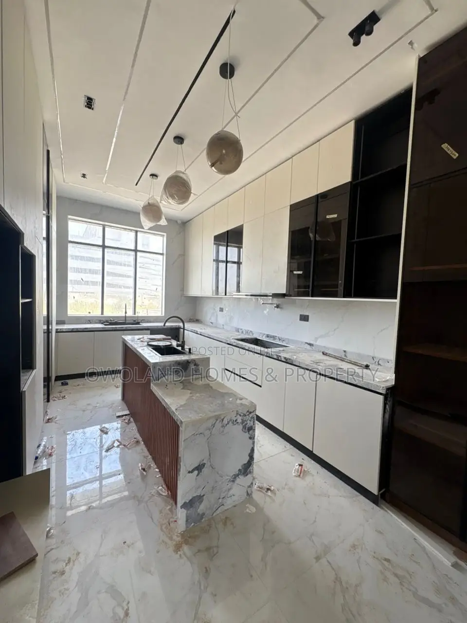 5bdrm Duplex in Lekki Phase 1 for sale in Lekki Phase 1