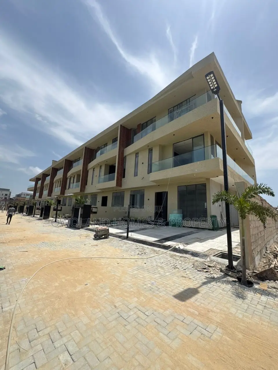 5bdrm Duplex in Lekki Phase 1 for sale in Lekki Phase 1