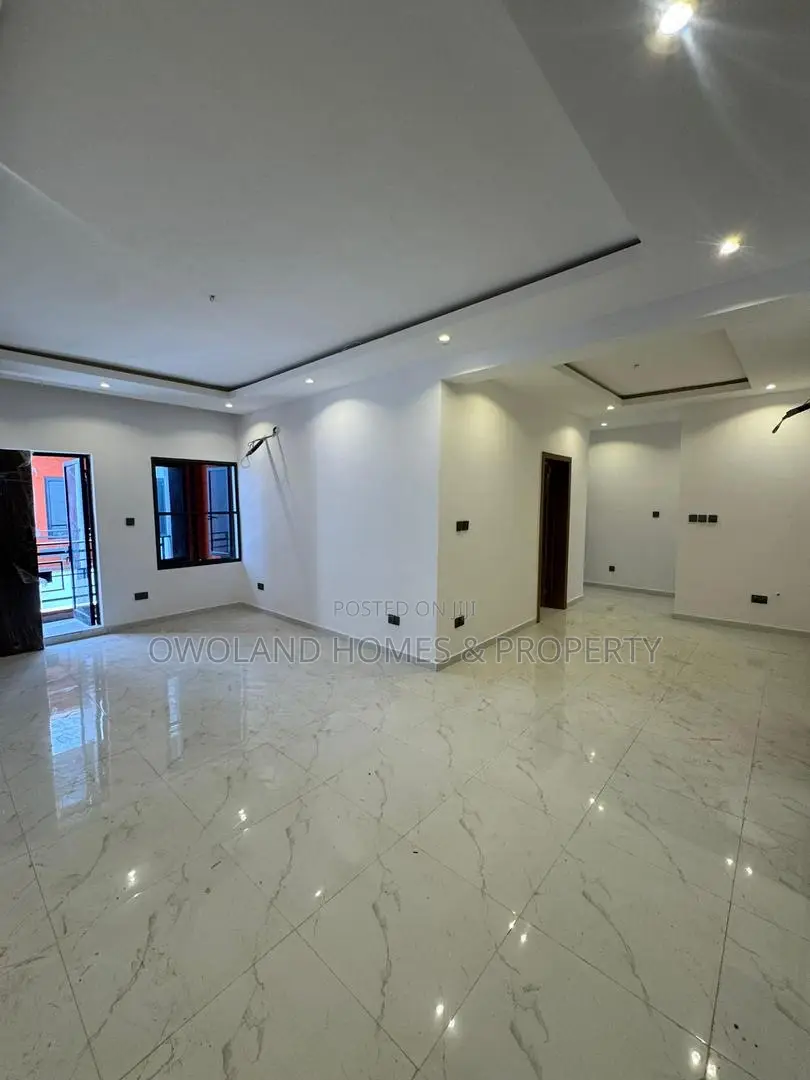 3bdrm Duplex in Ikate Estate for sale in Ikate