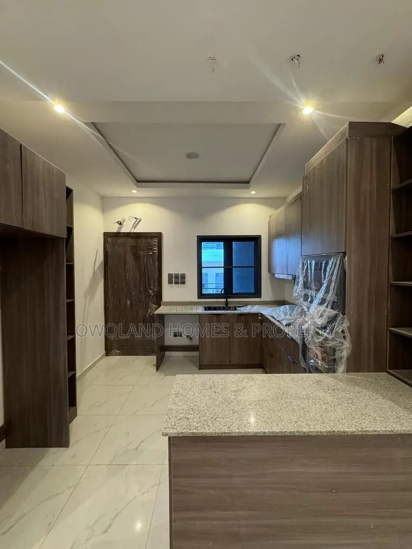 3bdrm Duplex in Ikate Estate for sale in Ikate