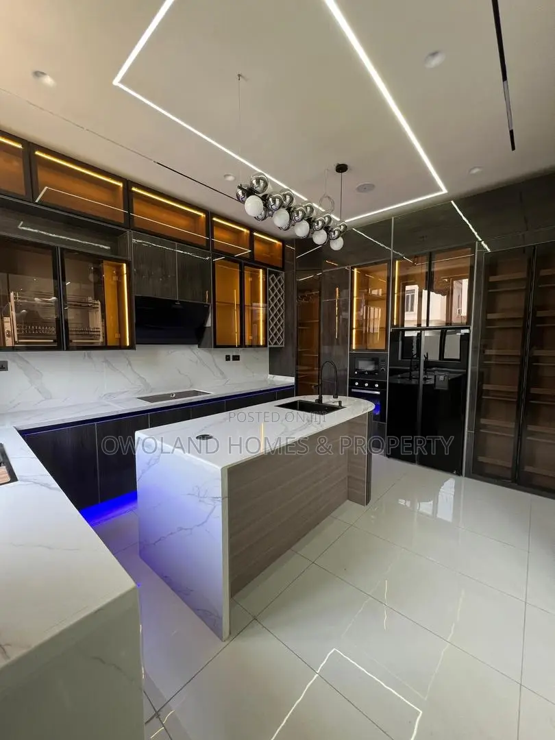 5bdrm Duplex in Orchid Estate, Ikota for sale in Ikota