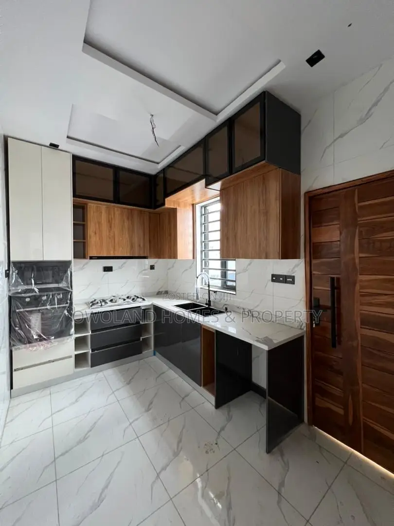 3bdrm Duplex in Abraham Adesanya for sale in Abraham Adesanya