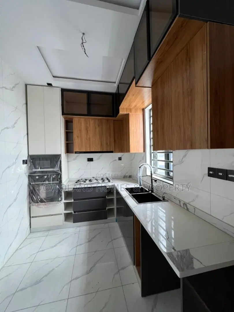 3bdrm Duplex in Abraham Adesanya for sale in Abraham Adesanya