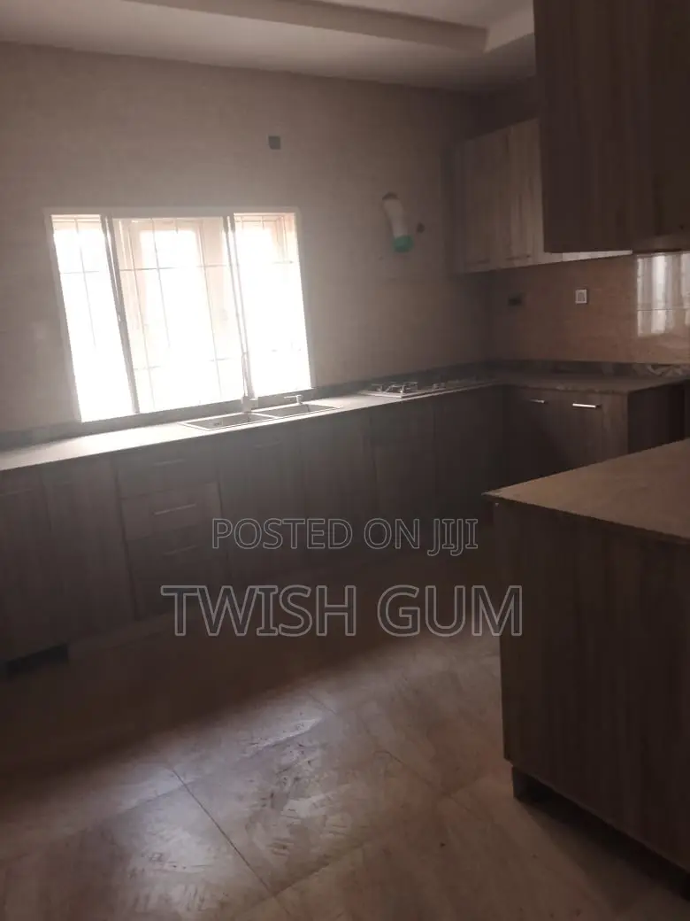 5bdrm Duplex in Admiralty Estate, Asokoro for sale in Asokoro