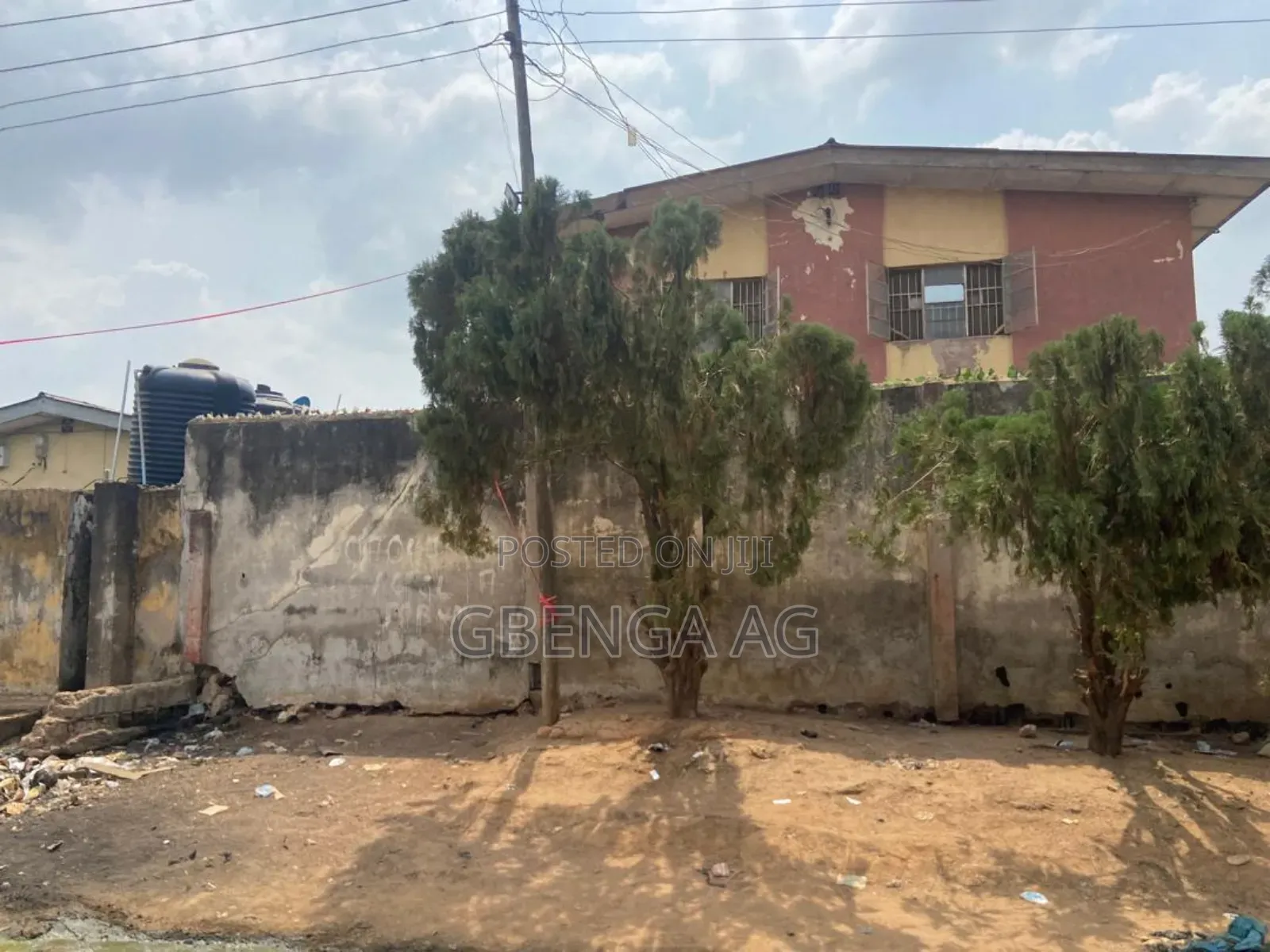 3bdrm Block of Flats in Off Akowonjo-Shasha for sale in Akowonjo