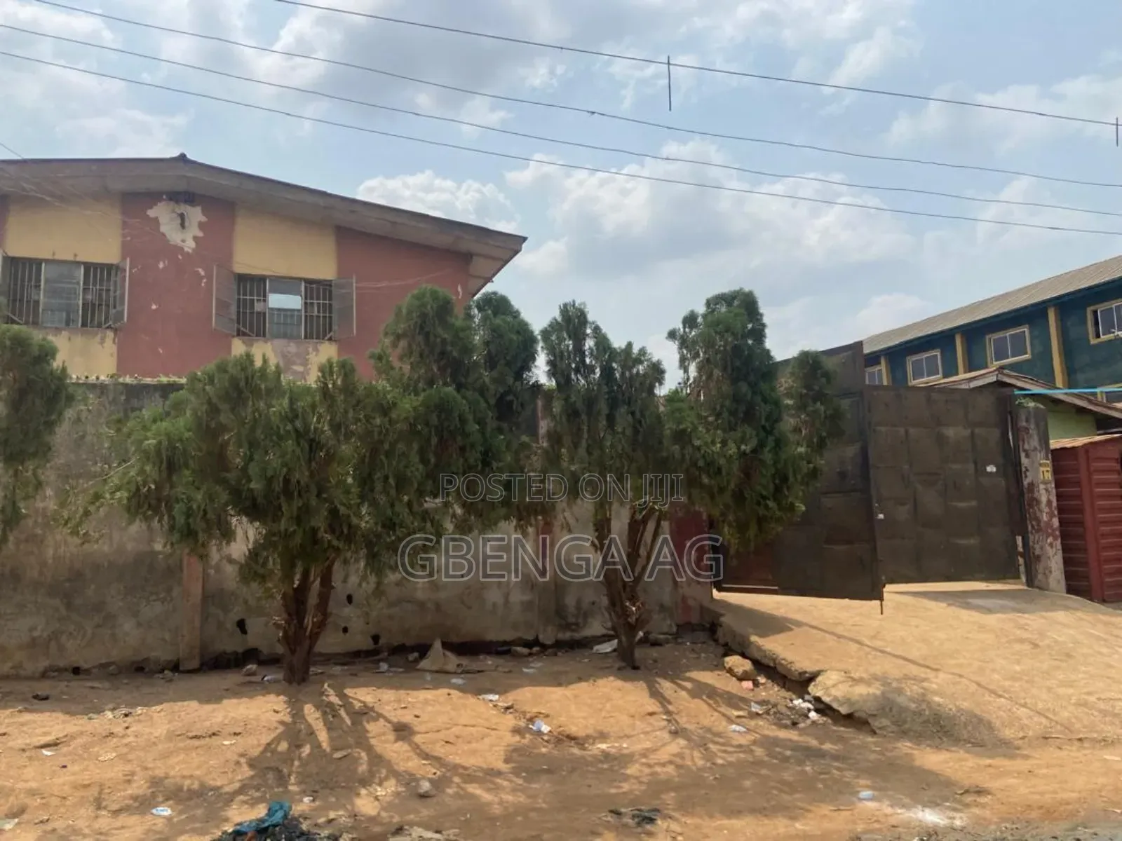 3bdrm Block of Flats in Off Akowonjo-Shasha for sale in Akowonjo