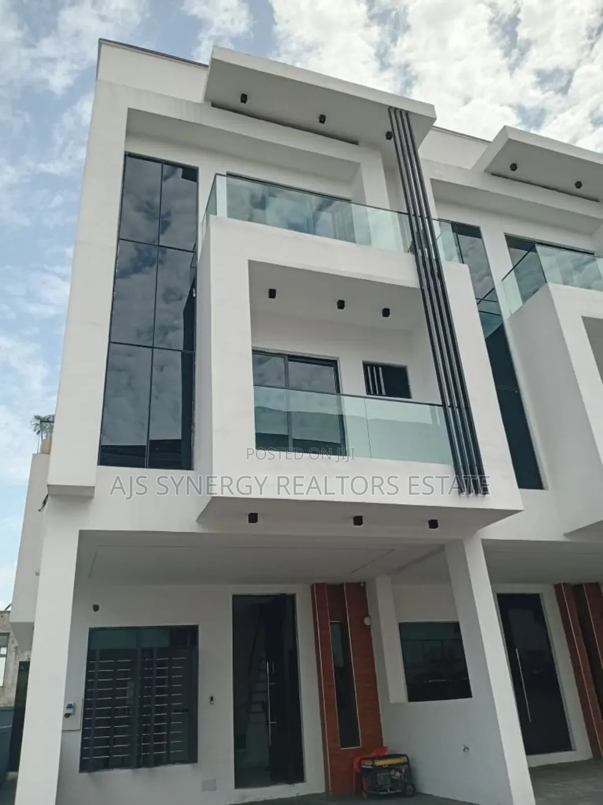 4bdrm Duplex in Osapa london for sale in Osapa london