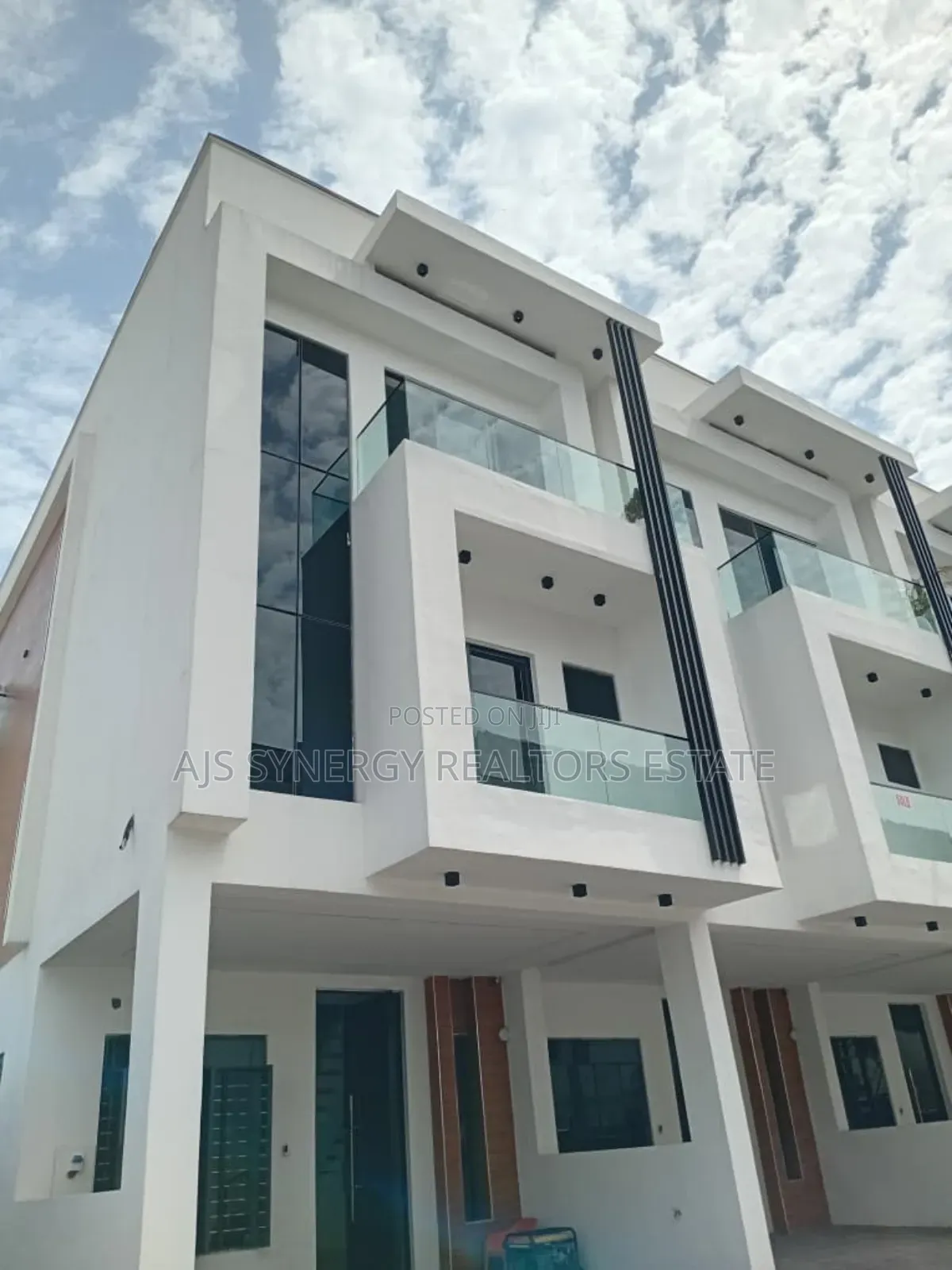 4bdrm Duplex in Osapa london for sale in Osapa london