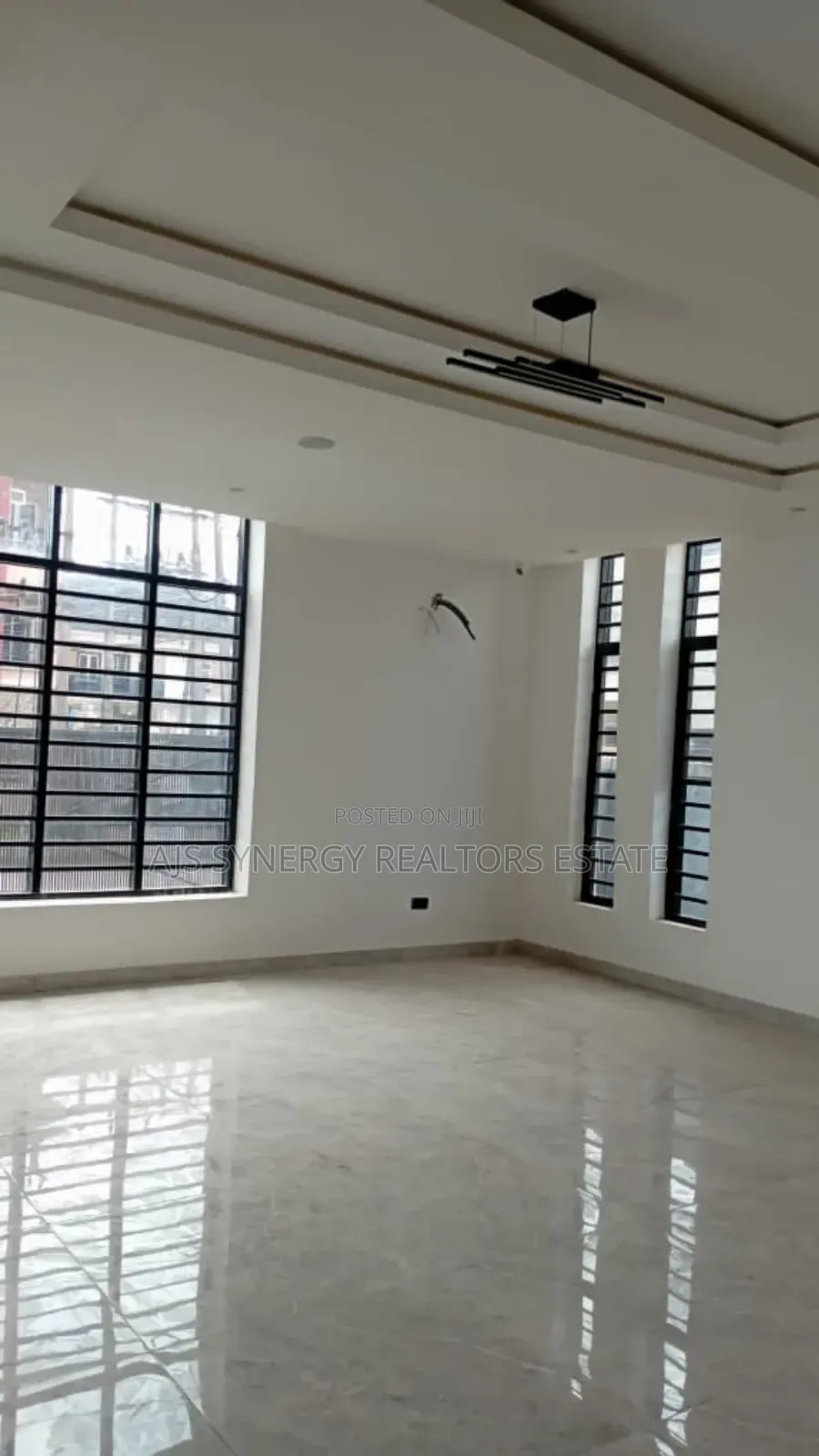 5bdrm Duplex in Osapa london for sale in Osapa london
