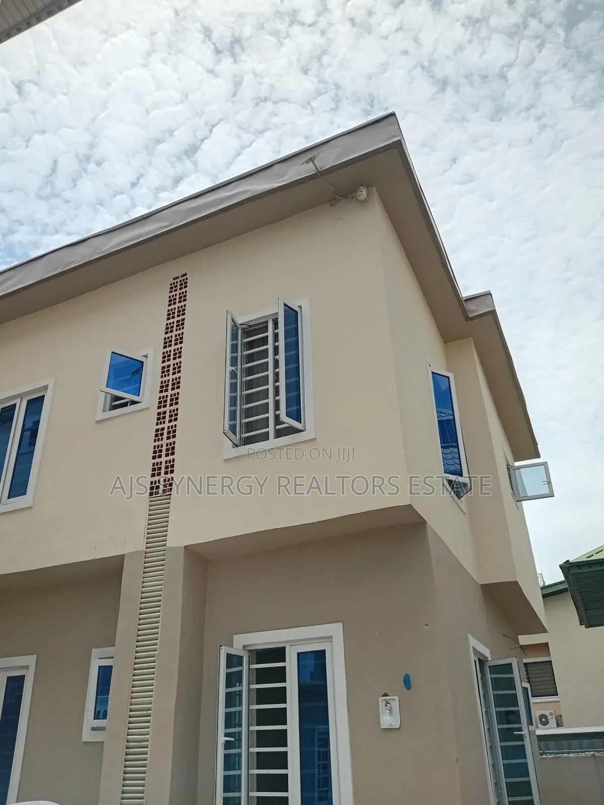2bdrm Apartment in Osapa london for rent in Osapa london