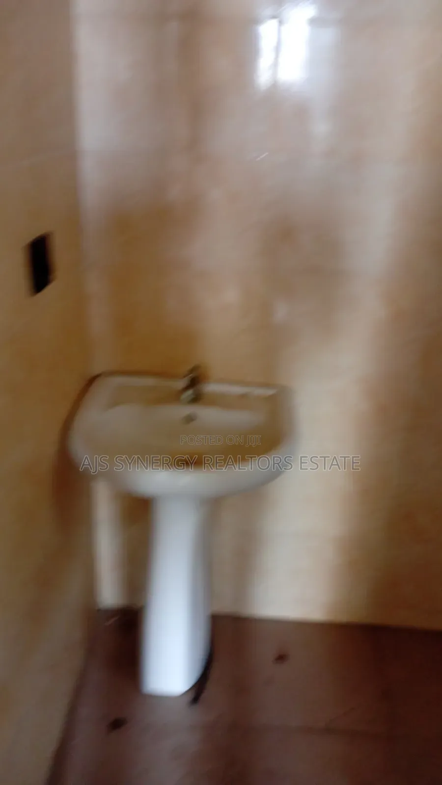 2bdrm Apartment in Osapa london for rent in Osapa london