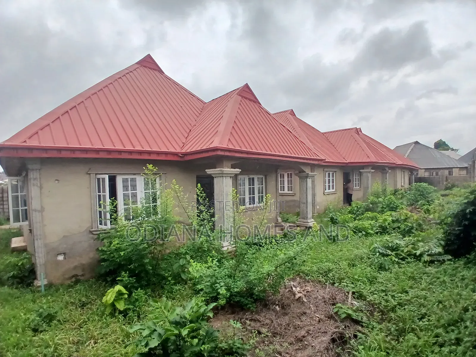 6bdrm Bungalow in Awoton - Apete, Ibadan for sale in Ibadan