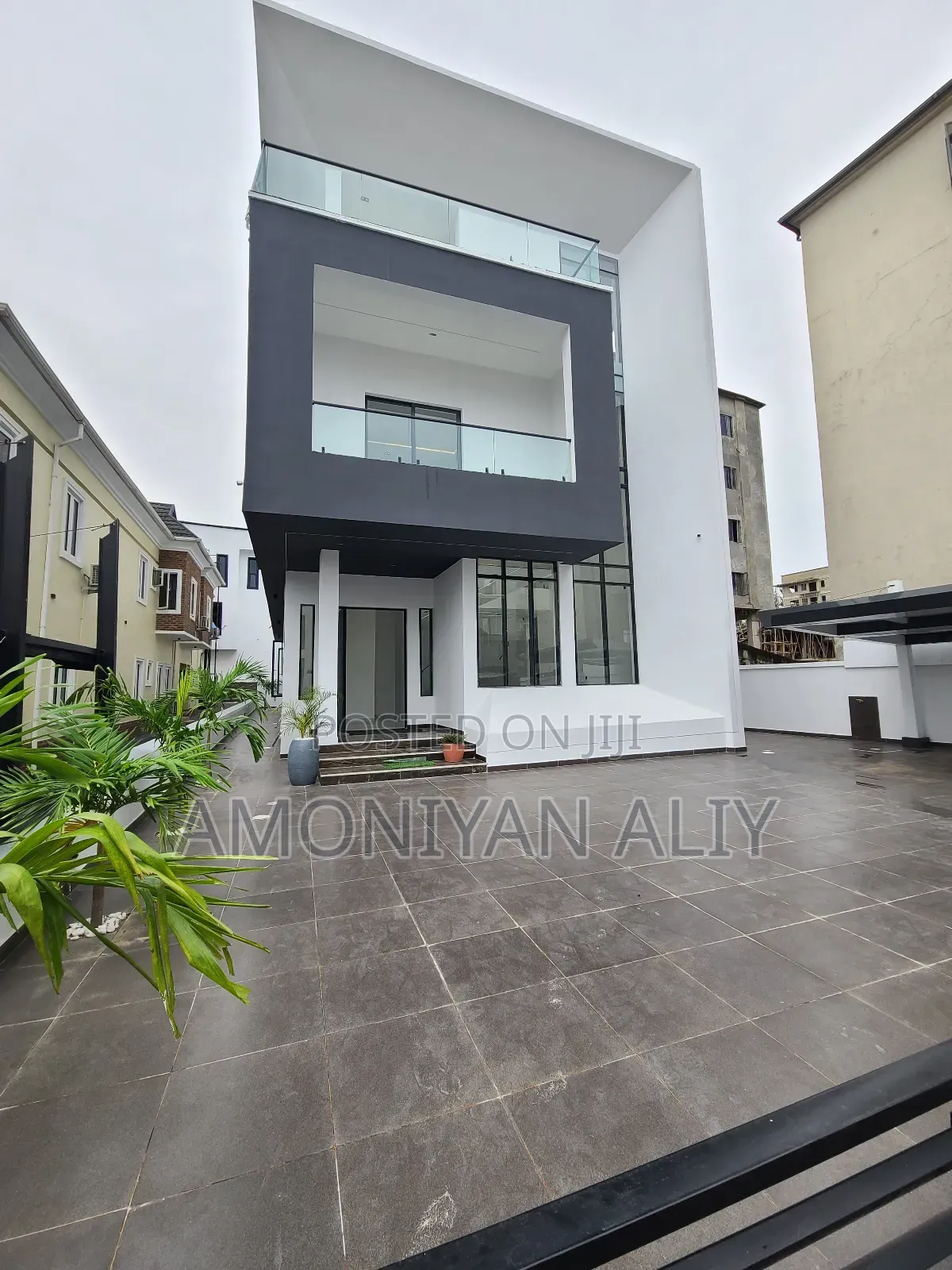6bdrm Mansion in Megamond, Ikota for sale in Ikota