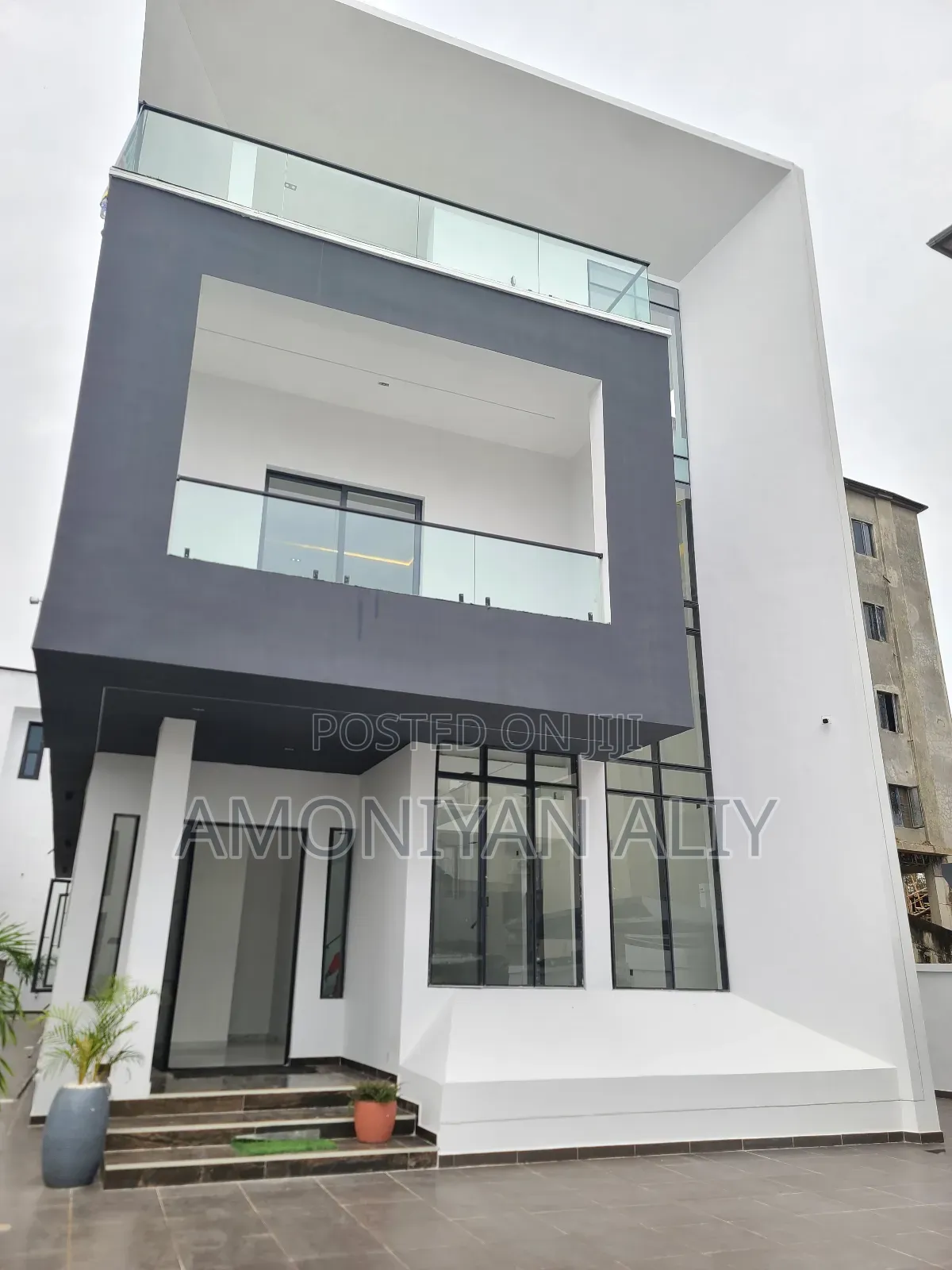 6bdrm Mansion in Megamond, Ikota for sale in Ikota