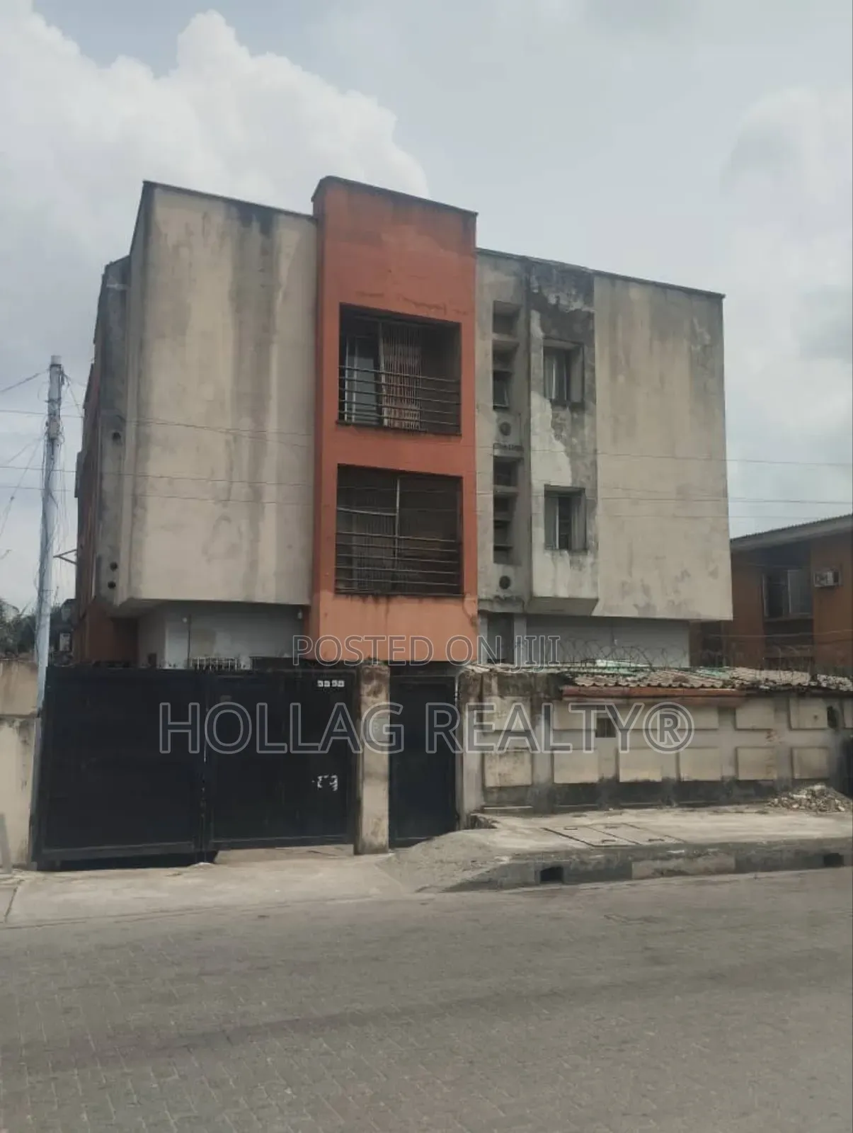 3bdrm Block of Flats in Adelabu for sale in Adelabu