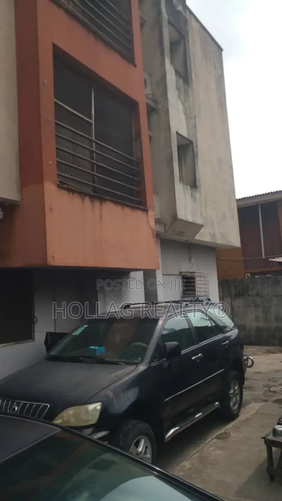 3bdrm Block of Flats in Adelabu for sale in Adelabu