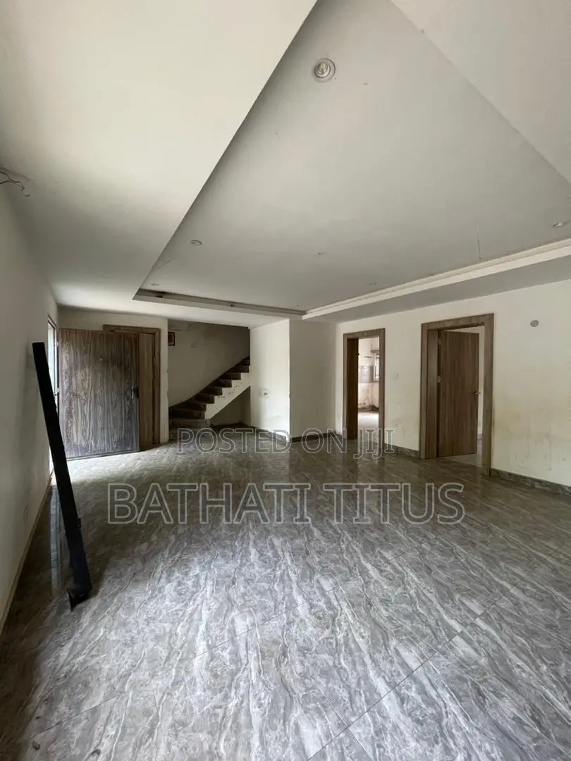 4bdrm Duplex in Life Camp for rent in Life Camp