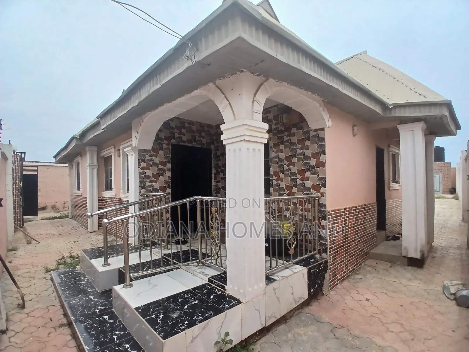 3bdrm Bungalow in Omi Adio, Ibadan for sale in Ibadan