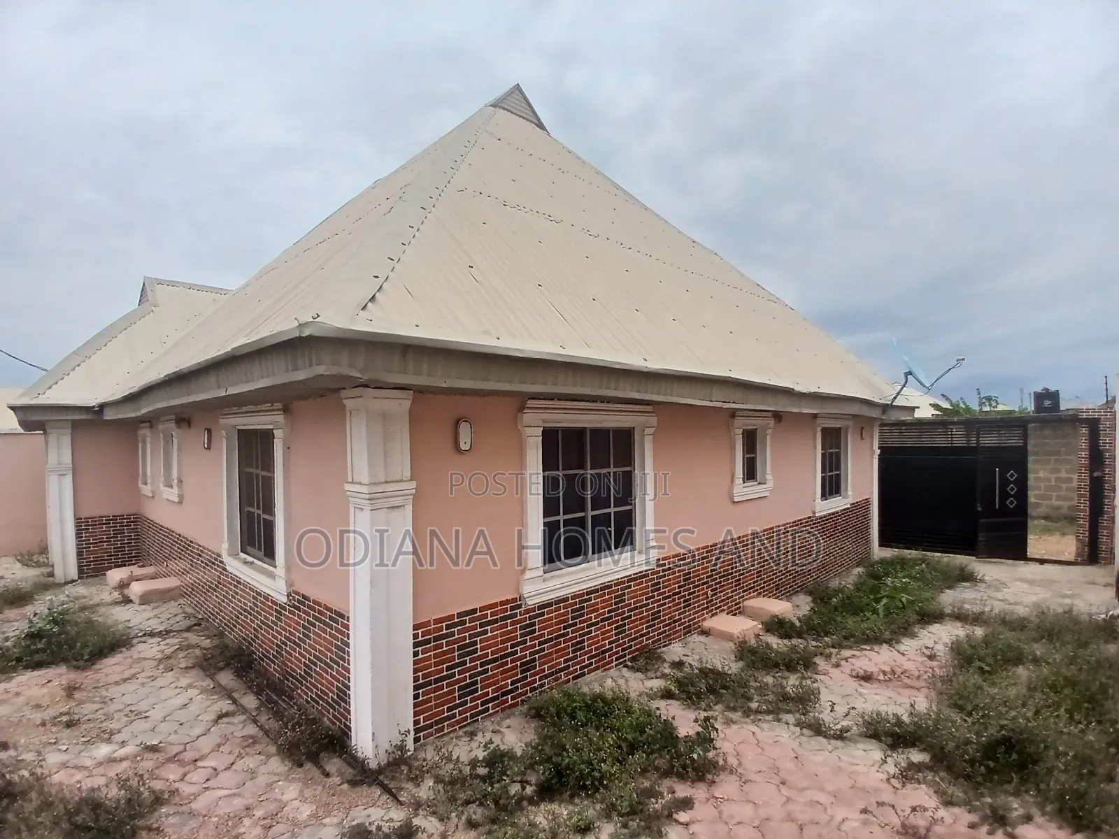 3bdrm Bungalow in Omi Adio, Ibadan for sale in Ibadan