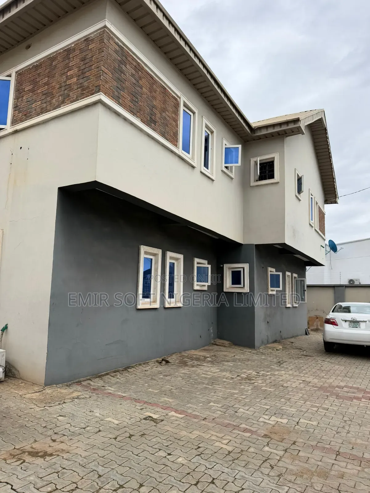 2bdrm Block of Flats in Oluyole Estate for sale in Oluyole Estate