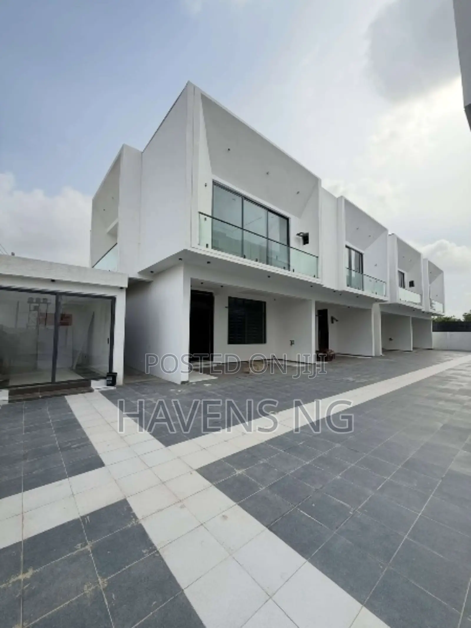 4bdrm Duplex in Ikota for sale in Ikota