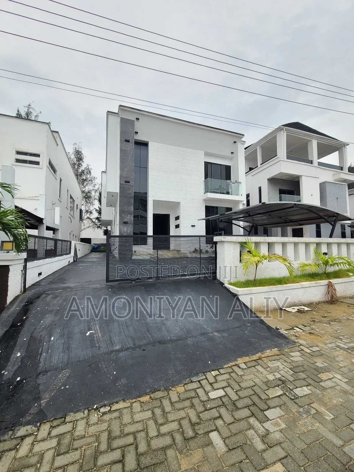 5bdrm Mansion in Megamond Estate, Ikota for sale in Ikota