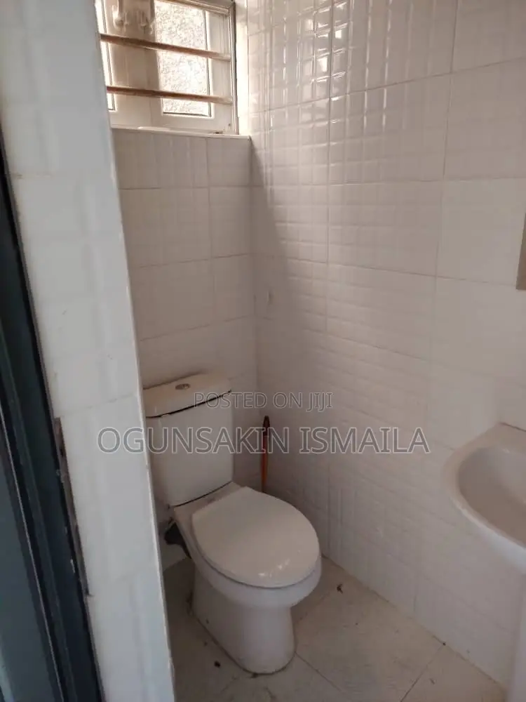 1bdrm Block of Flats in Karaole Estate, College for rent in College