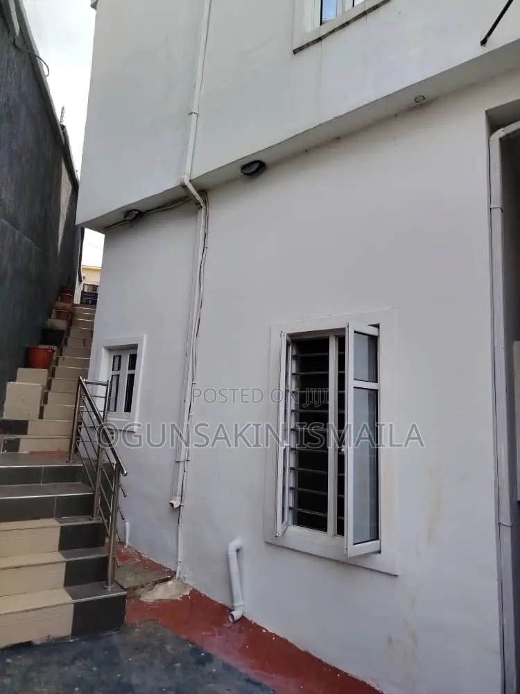 1bdrm Block of Flats in Karaole Estate, College for rent in College