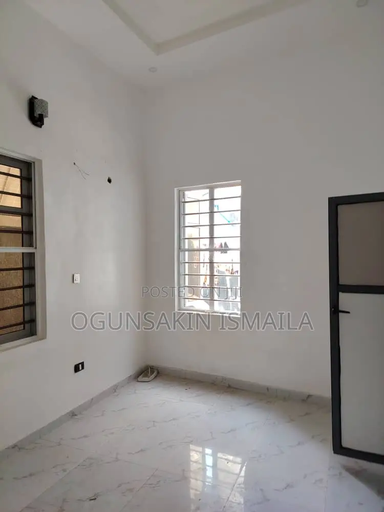 1bdrm Block of Flats in Karaole Estate, College for rent in College