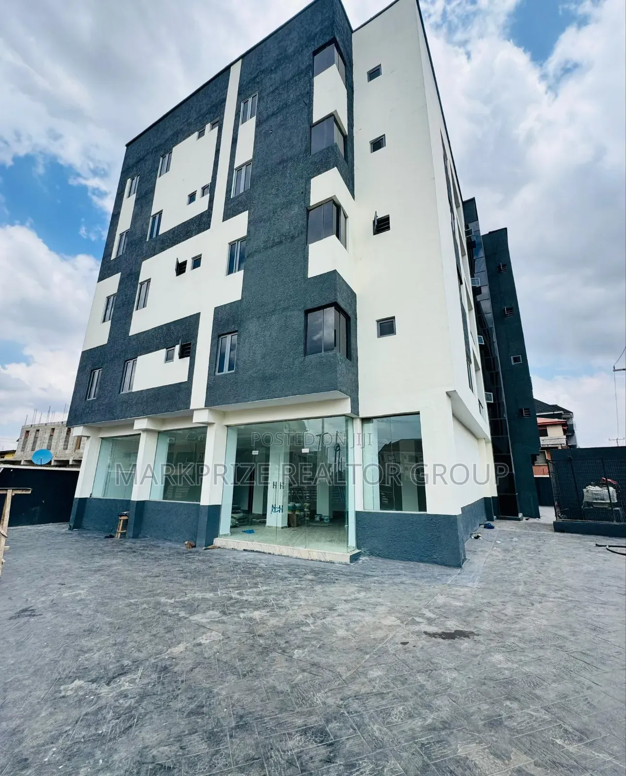 Furnished 3bdrm Apartment in Allen Avenue Lagos for sale in Allen Avenue
