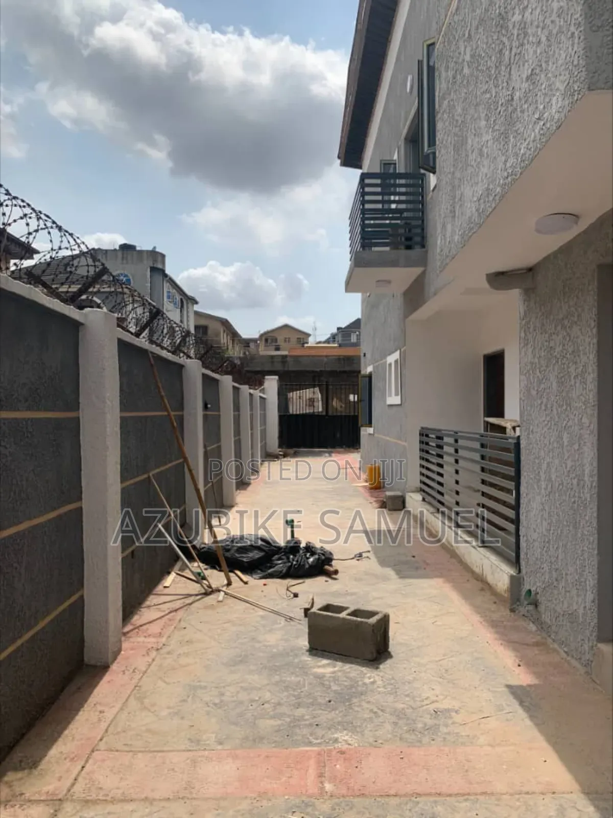 Furnished 3bdrm Block of Flats in Olowora, Omole Phase for rent in Omole Phase 2