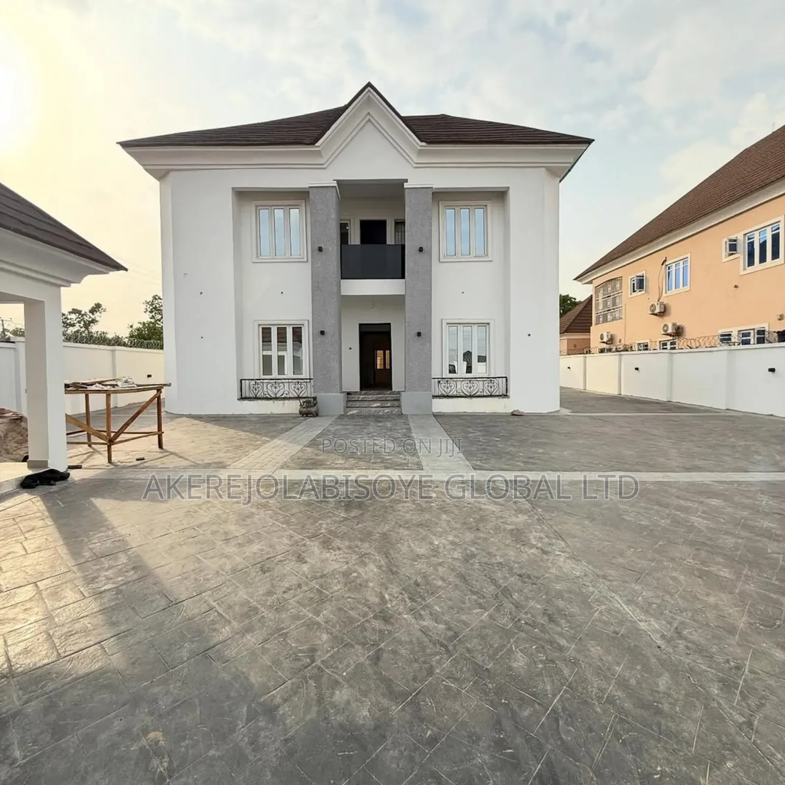 4bdrm Duplex in In An Estate for sale in Lokogoma