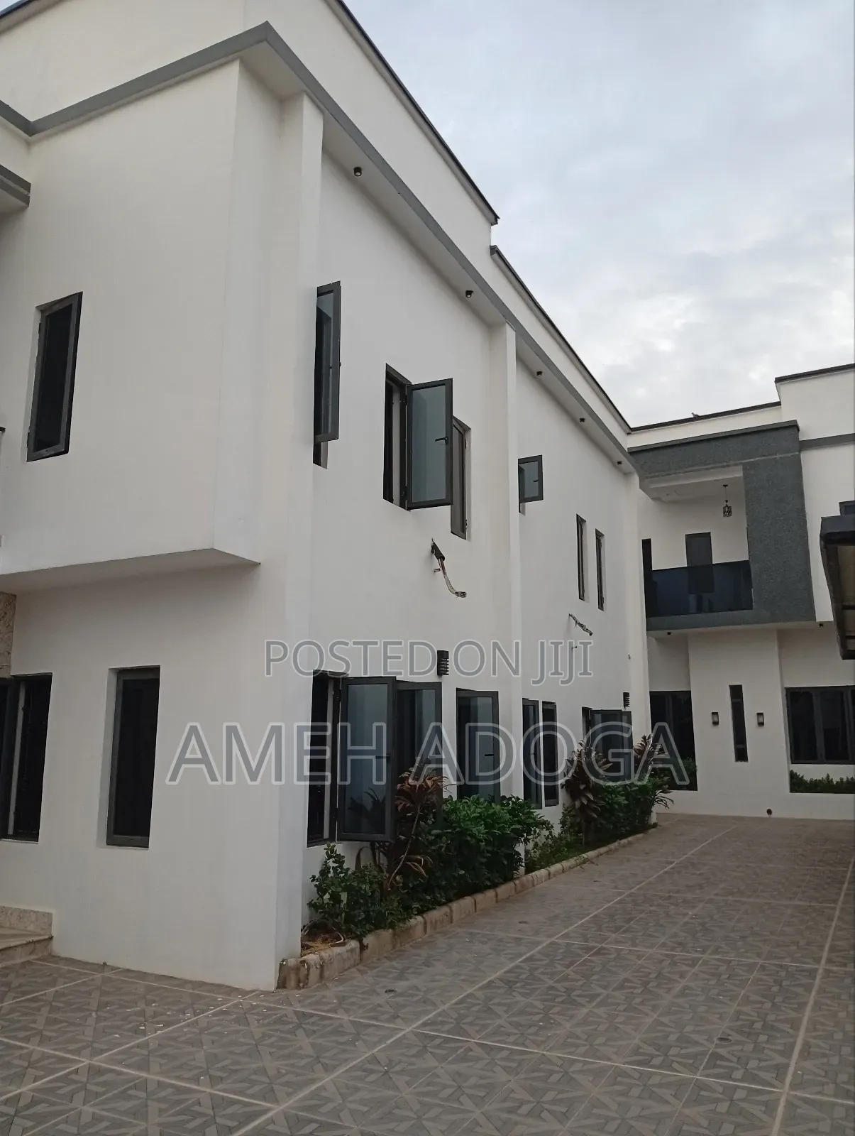4bdrm Duplex in War College Estate, Gwarinpa for sale in Gwarinpa