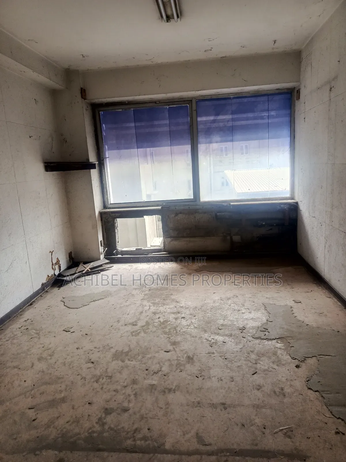 A 17 Square Meter Office Near Marina in Lagos Island / Lagos Island