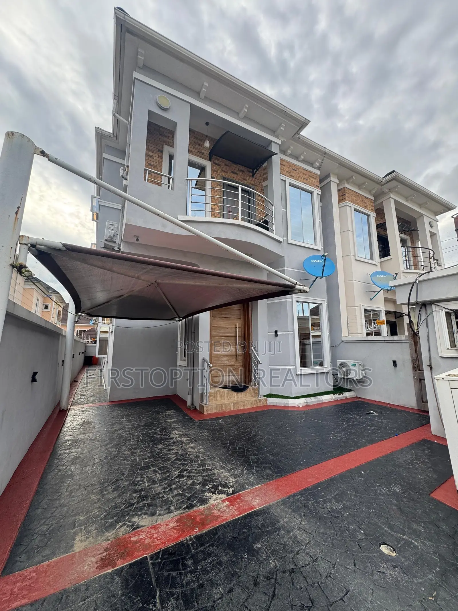 4bdrm Duplex in Ikota for sale in Ikota