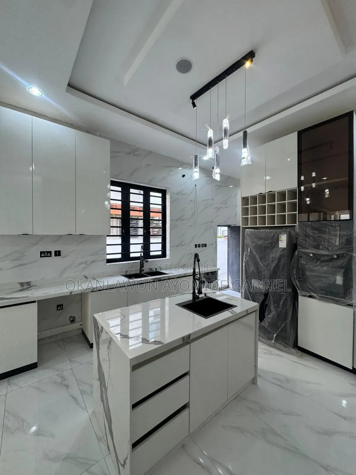 5bdrm Duplex in Ologolo for sale in Ologolo