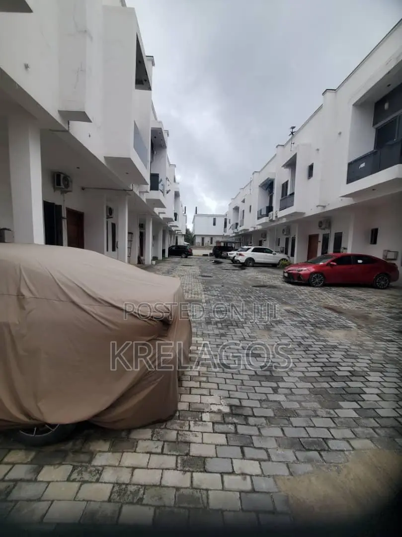 Furnished 2bdrm Duplex in Ikota for sale in Ikota
